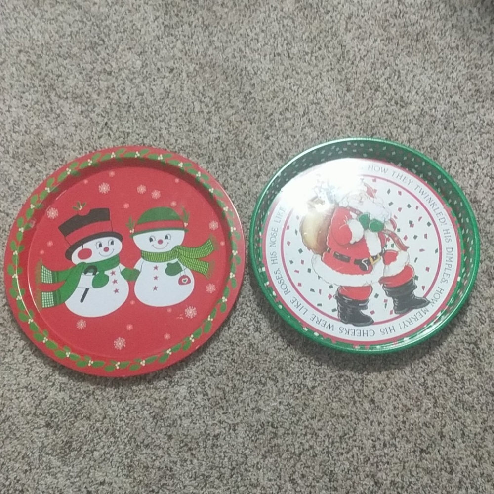 🌷🌷2 Christmas tins 🌷🌷